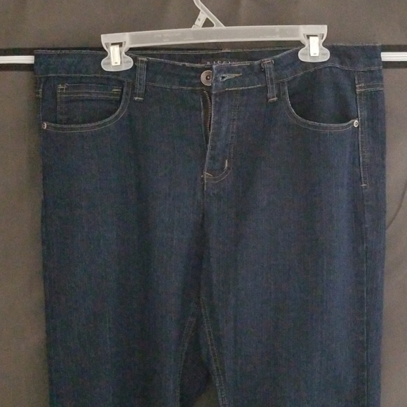 Baccini Straight Leg Blue Jean's (12) - Picture 2 of 6